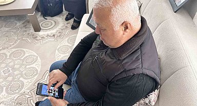 Depremde eşini ve oğlunu kaybeden acılı baba maçta açtığı pankartla oğlunun hayalini gerçekleştirdi
