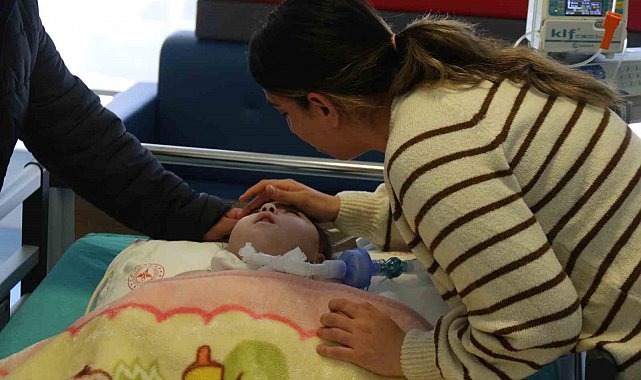 Depremde "öldü" denilen ailenin 2 hafta aradığı Asiye bebek Eskişehir'de tedavi edildi