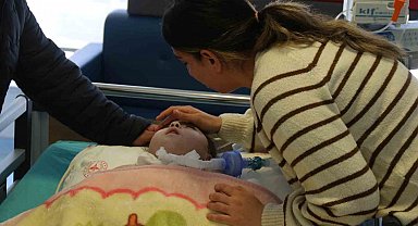 Depremde "öldü" denilen ailenin 2 hafta aradığı Asiye bebek Eskişehir'de tedavi edildi