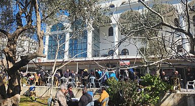 Depremlerde yıkılan cami ve Kur'an kursları için hayır çarşısı kuruldu