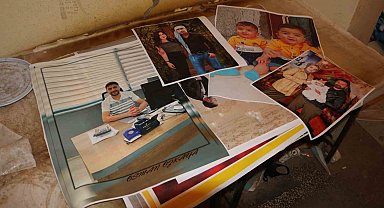 Depremzedeler hayatını kaybeden yakınlarının fotoğraflarını yaptırıyorlar