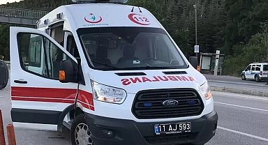 Devrilen motosiklet sürücüsü yaralandı