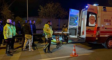 Direksiyon hakimiyetini kaybeden motosiklet sürücüsü bariyerlere çarparak ağır yaralandı