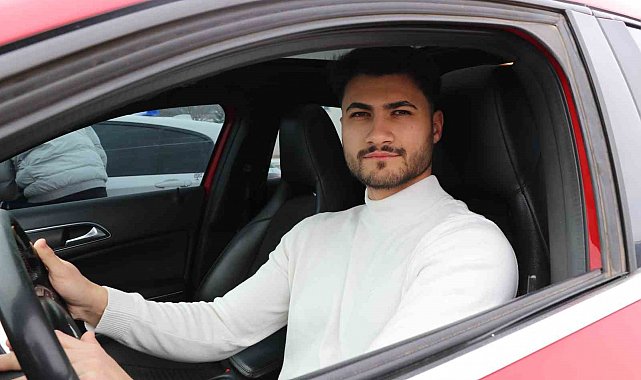 Direksiyon sınavında heyecanlandı, heyecanını sure okuyarak yendi