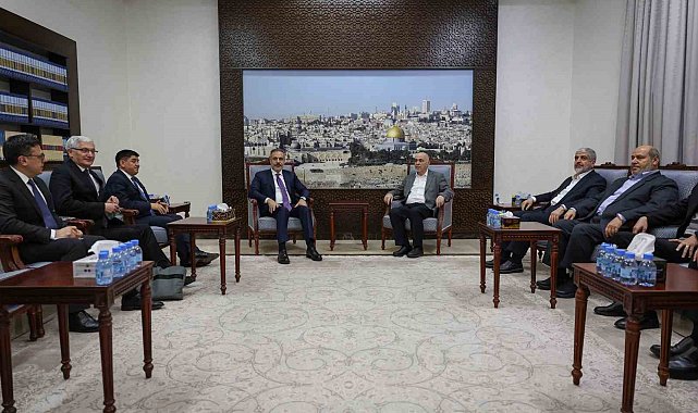 Dışişleri Bakanı Fidan, Hamas Siyasi Büro üyeleri ile bir araya geldi