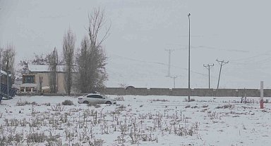 Diyadin'de dondurucu soğuk etkisini sürdürüyor