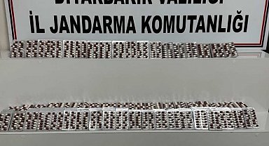 Diyarbakır'da 5 bin 570 adet kapsül uyuşturucu ile yakalanan 3 şüpheli tutuklandı