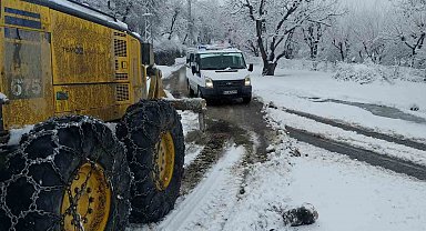 Diyarbakır'da kardan kapanan 439 kilometrelik yol ulaşıma açıldı