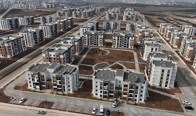 Diyarbakır'da orta hasardan ağır hasarlı durumuna gelen 2 bin 600 yapıda süreç devam ediyor