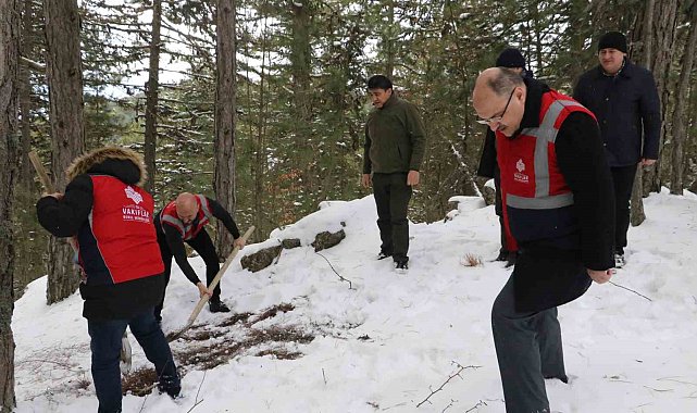 Doğa Koruma ve Milli Parklar Uludağ'daki yaban hayvanlarını unutmadı