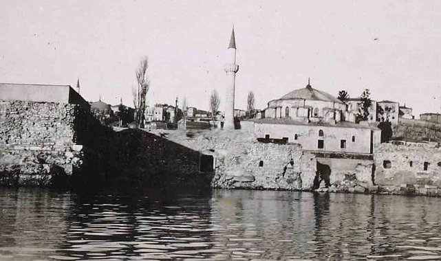 Doğu Roma döneminde geçiş kapısıydı, kaybolmaya yüz tutan tarihi yapı havadan görüntülendi