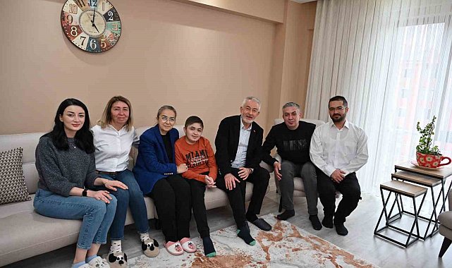 Dolandırıcıların yardım kampanyasına göz diktiği DMD kas hastası Görkem için Isparta tek yürek oluyor