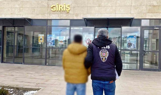 Dolandırıcılık suçundan aranan şahıs yakalandı