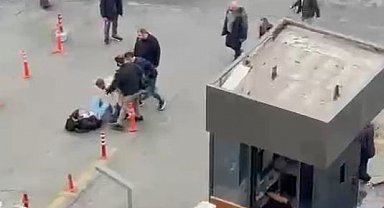 Dolmuş şoförünün yolcuyu darp ettiği anlar kamerada