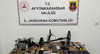 Dron ile güvenlik önlemi alıp define arayan şahısları jandarma yakaladı