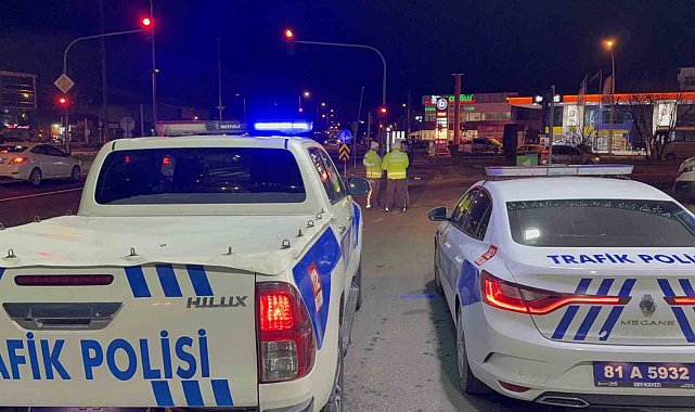 Dur ihtarına uymayan şahıs polise çarpıp kaçtı, polis ağır yaralandı