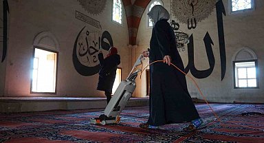 Edirne'deki tarihi camilerde Ramazan hazırlıkları başladı