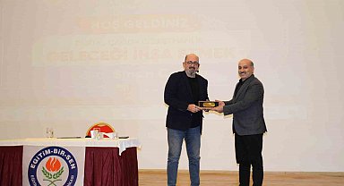 Eğitim-Bir-Sen Adana Şubesi'nden "Dijital Çağda Öğretmenlik" Konferansı