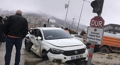Elazığ'da trafik kazası: 5 yaralı