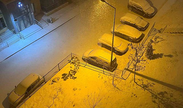 Elazığ'da yoğun kar yağışı başladı