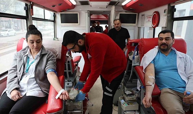 Elazığlı sağlık çalışanlarından örnek davranış: Kan bağışında bulundular