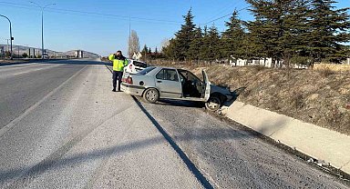 Emirdağ'da trafik kazası, 3 yaralı