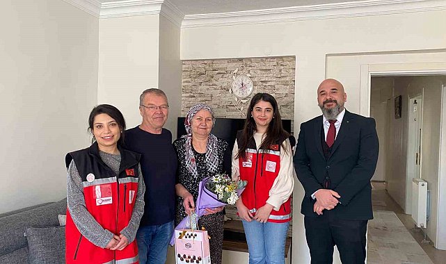 Engelli Evde Bakım Hizmeti'nden faydalanan çeyrek asırdır evli olan çifte ziyaret