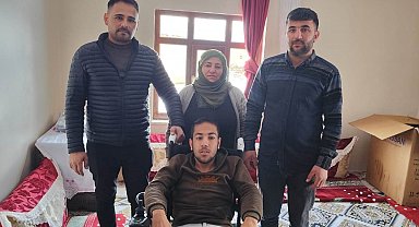 Engelli genç tekerlekli sandalyesine kavuştu