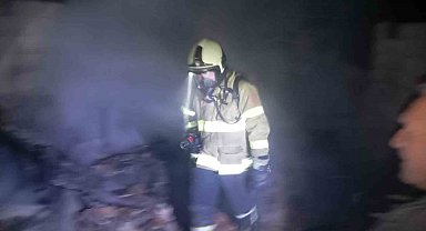 Erdek'te gece saatlerinde dam yangını paniğe neden oldu