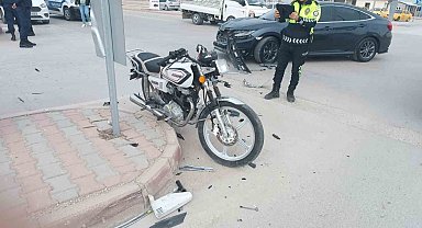 Ereğli'de otomobil ile motosiklet çarpıştı: 1 yaralı