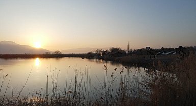 Erzincan'da göl manzaralı Ekşisu Mesire Alanı ve kuş cenneti görsel şölen sundu