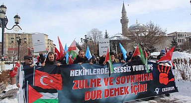 Erzurum'da sağlıkçıların sessiz yürüyüşü 67 haftadır sürüyor