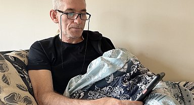 Eşini ve oğlunu depremde kaybeden babanın acısı ilk günkü gibi