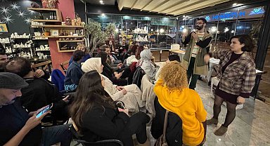 Eski sevgililerden kalan hediyeler açık artırmada satıldı