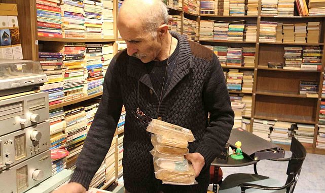 Eski takvim yapraklarını internet üzerinden satışa sunuyor