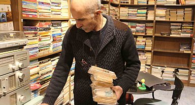 Eski takvim yapraklarını internet üzerinden satışa sunuyor