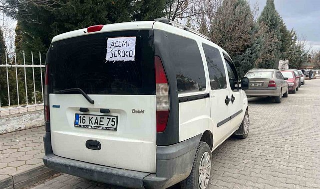 Eskişehir'de dikkat çeken yazı: 'Acemi Sürücü'