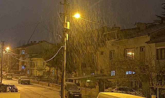 Eskişehir'de kar yağışı başladı