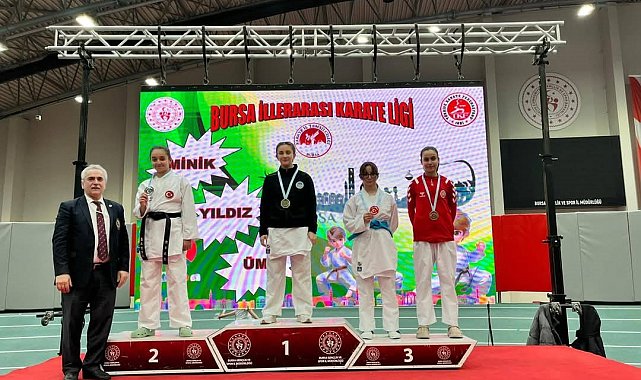 Eskişehirli karate sporcuları Bursa'dan derecelerle döndü