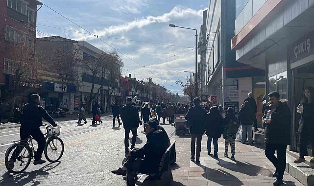 Eskişehirliler, açık havanın tadını çıkarttı