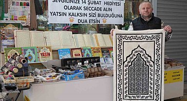 Esnaftan dikkat çeken Sevgililer Günü'ne özel hediye önerisi: "Yatsın kalksın sizi bulduğuna dua etsin"