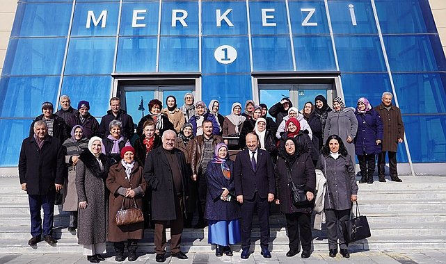 ETÜ'de 60+ Tazelenme Üniversitesi Öğrencileri ders başı yaptı