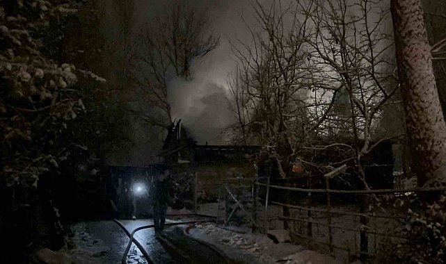 Ev ve ahır küle döndü