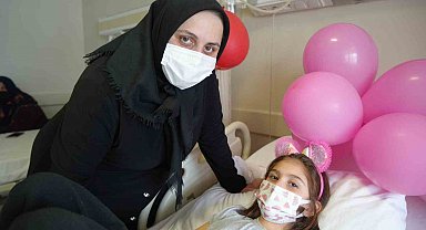 Fedakar anne, 8 yaşındaki kızına böbreğini verdi