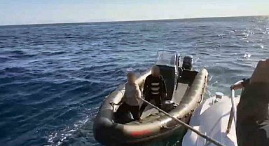 Fethiye'de lastik bot ile kaçmaya çalışan iki kişi yakalandı