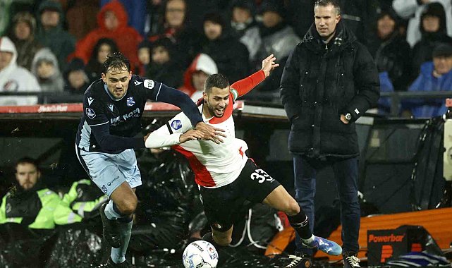 Feyenoord'un yeni teknik direktörü Robin van Persie oldu