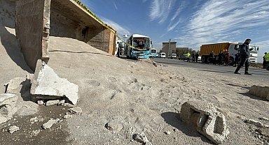 Freni patlayan kamyon ortalığı savaş alanına çevirdi: 6 yaralı