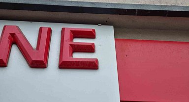 Gaziosmanpaşa'da motosikletli saldırganlar eczaneye ateş açtı, şüpheliler güvenlik kamerasına yakalandı