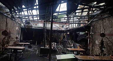 Gece yarısı restoranda çıkan yangın yan eve sıçardı