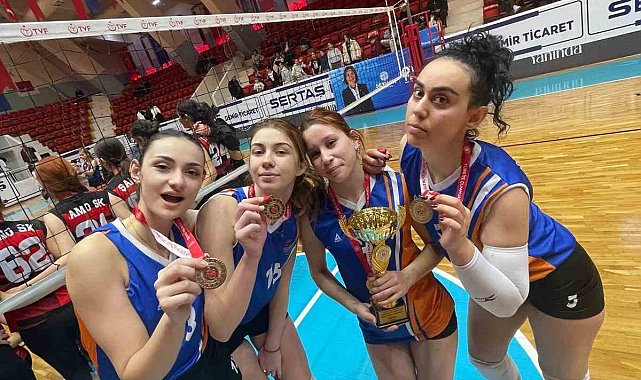 Genç Kadınlar Voleybol Takımı Adana şampiyonu oldu